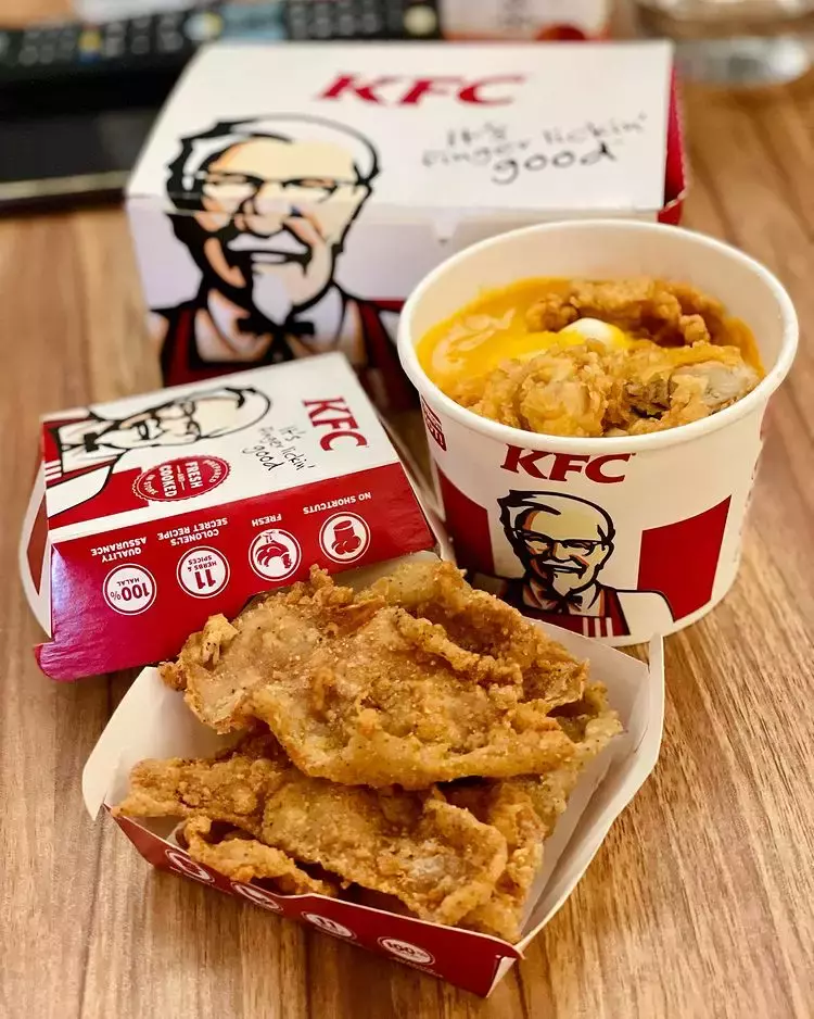 KFC新品Golden Cheesy Crunch限时售卖🤤还有经典炸鸡皮回归！参加新春淘金乐，有机会赢取金条和礼券🎁 