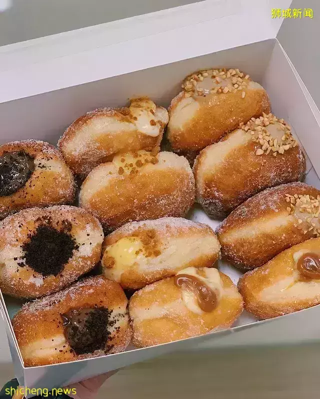 接好糖衣炮弹！盘点新加坡爆浆甜甜圈Bomboloni🍩圆圆鼓鼓外形、内馅满到流心😙 