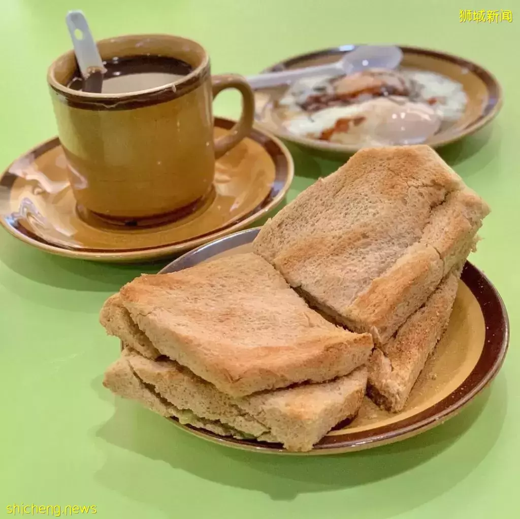 每天叫醒我的不是梦想 · 而是吃早餐！ 盘点新加坡10家人气爆棚的咖椰吐司铺 · 香醇口感+爆浆牛油 · 确定不来一口吗