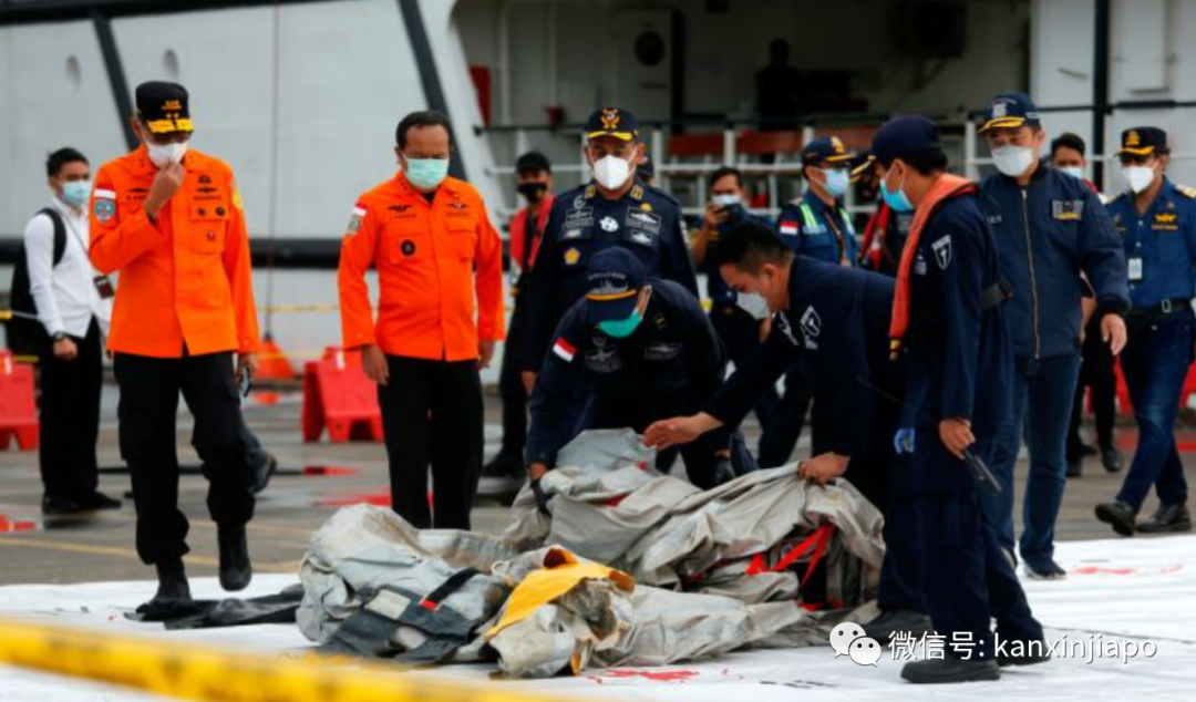 飞机从万尺高空坠落！62人遇难，已发现遗体残骸