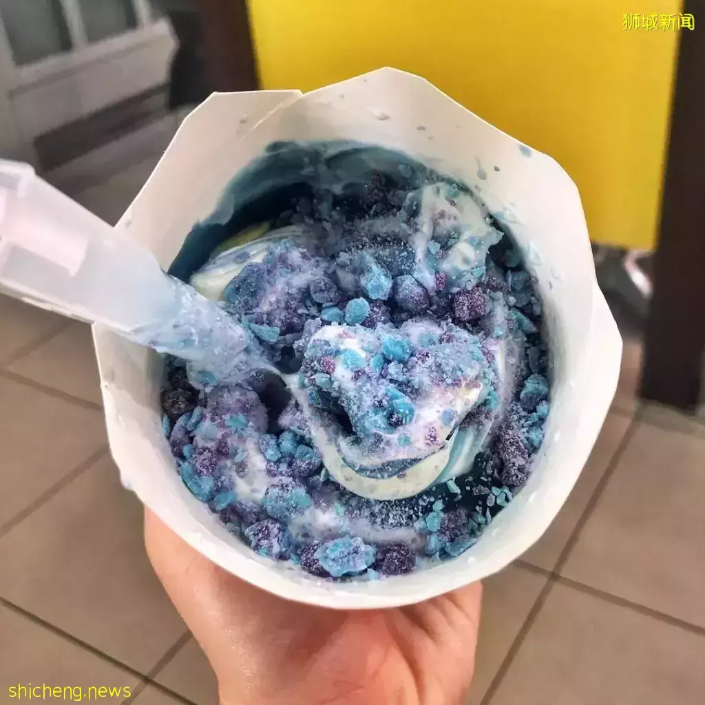 蓝色McFlurry！清新海盐口味颜值超高，仿佛杯子里有一整个宇宙