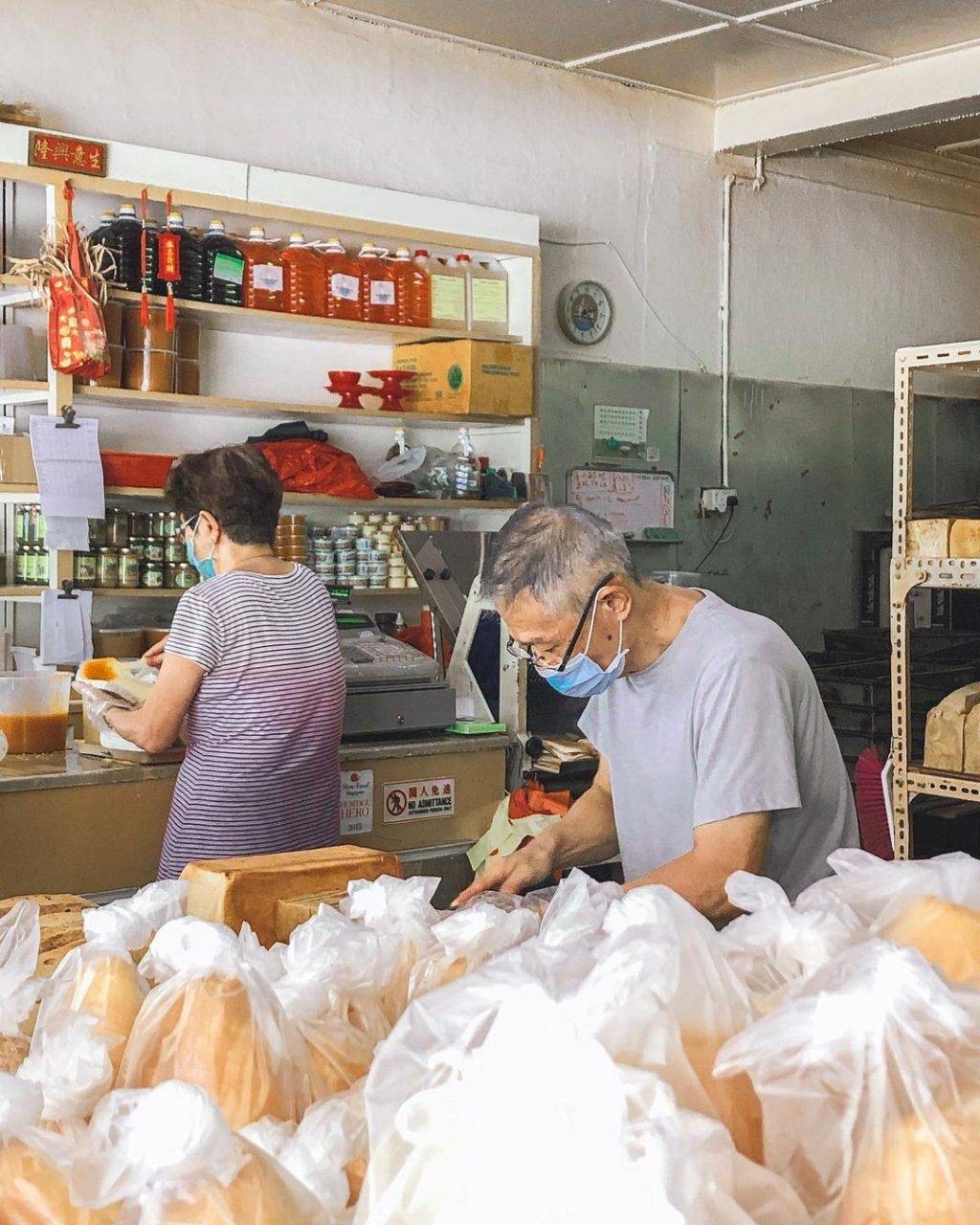 超级古早味 ！不打烊的南洋风味“新丰隆面包店”大牌连锁店都用它🍞 开业50多年，全天营业无休息