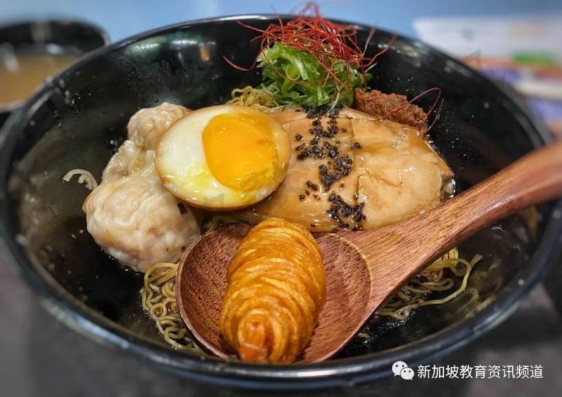 【獅城萬象之新加坡特色美食】臥虎藏龍在大衆食閣裏的廉價米其林（一）