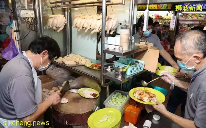 消费者“鸡不可失” 鸡饭摊生意火红