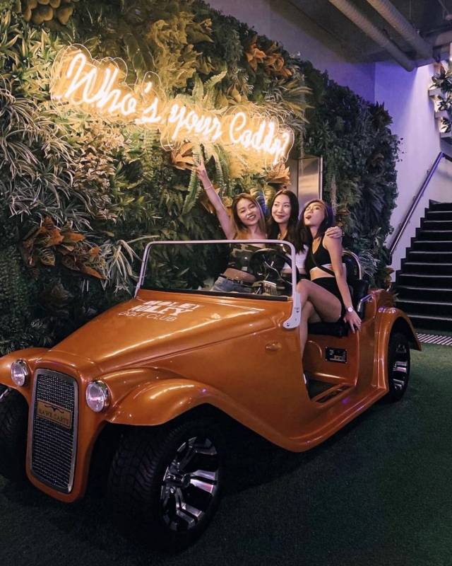 新加坡花式玩法⛳️Holey Moley 逼格爆棚的迷你高尔夫球酒吧！球场、酒吧、餐厅合为一体
