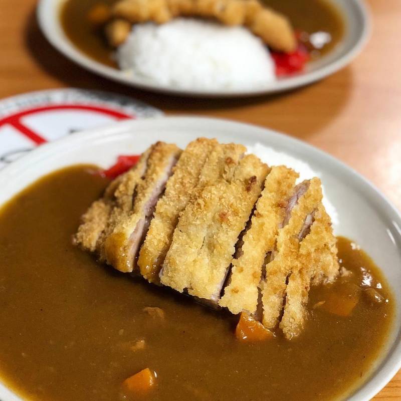 Japanese Curry Express旧商场里的日式料理店，餐点从S$5起跳🔥 厚切生鱼片、招牌丼饭、寿司卷