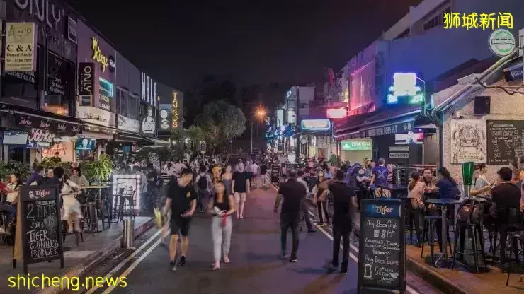 新加坡餐饮场所员工违规聚集,殃及未出席的十多名同事确诊