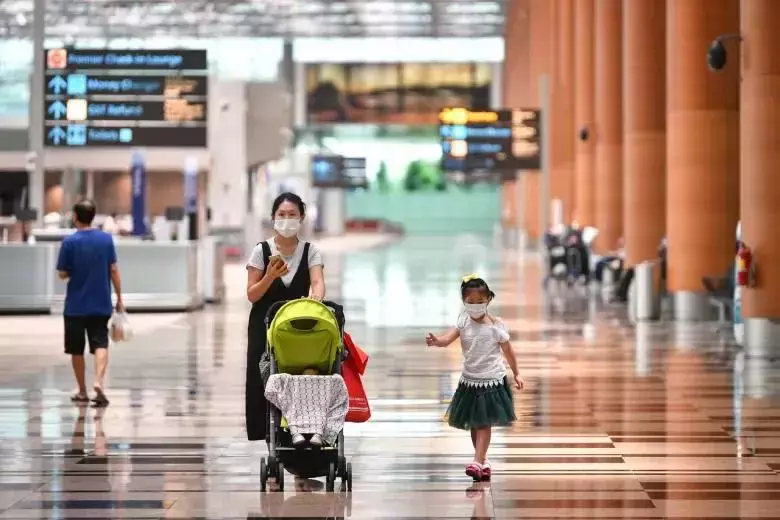 外媒曝游客进新加坡遭遇，卫生部强烈驳斥：来这里就要遵守规矩