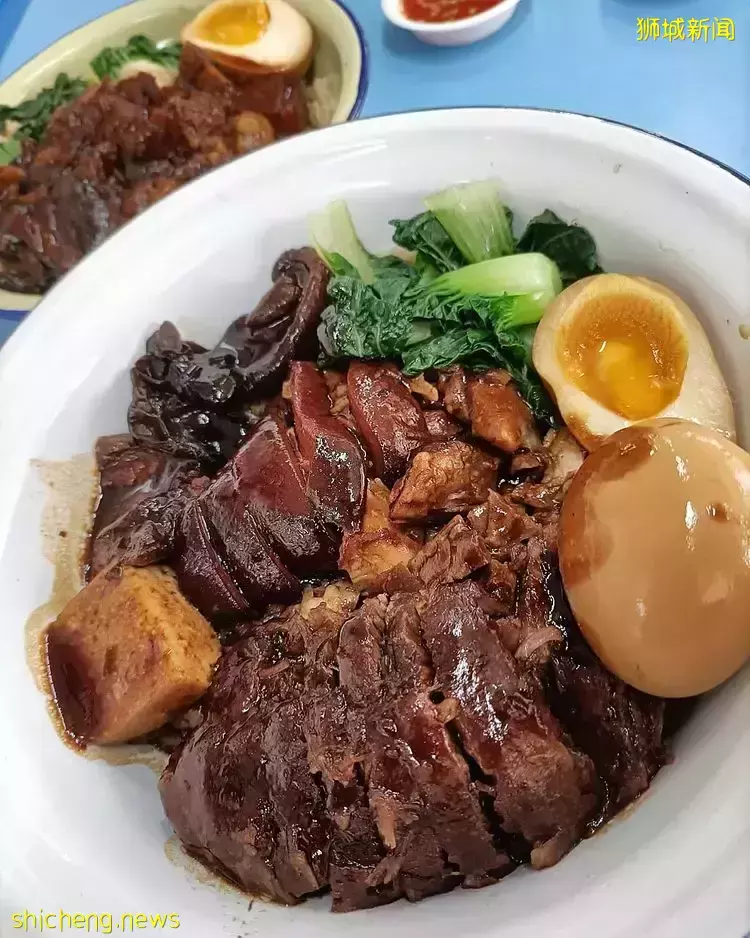 Golden Mile Food Centre“Braise 鹵之家”超好味😋鹵肉色澤鮮亮、搭配豐盛配菜，CP值很高